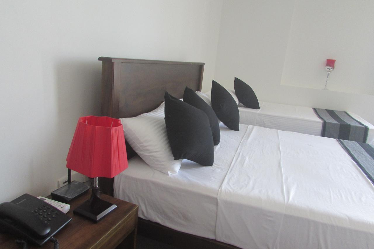 Red Chillies Tourist Inn Kandy Luaran gambar