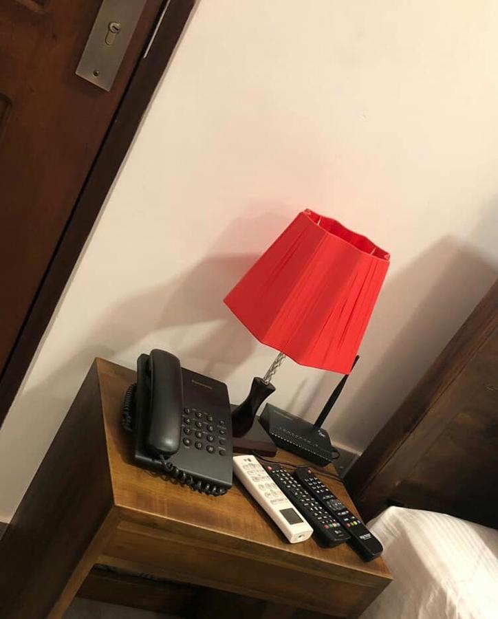 Red Chillies Tourist Inn Kandy Luaran gambar