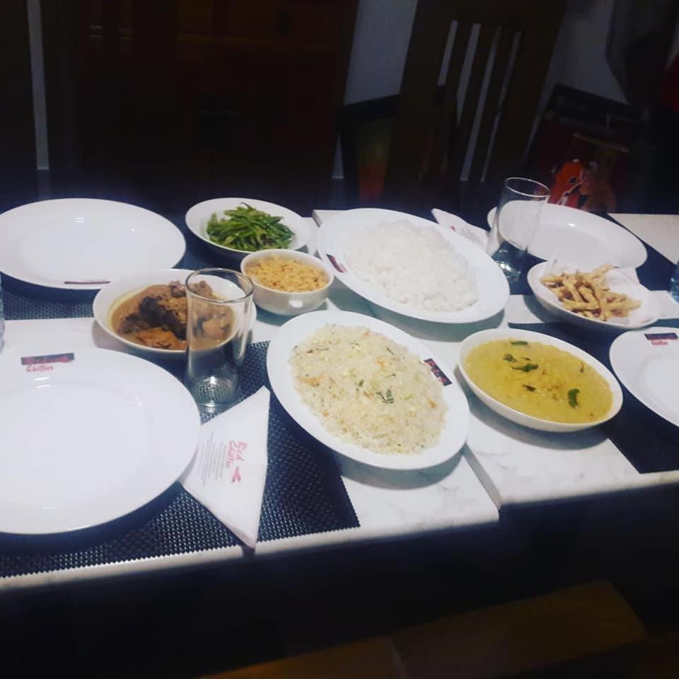 Red Chillies Tourist Inn Kandy Luaran gambar